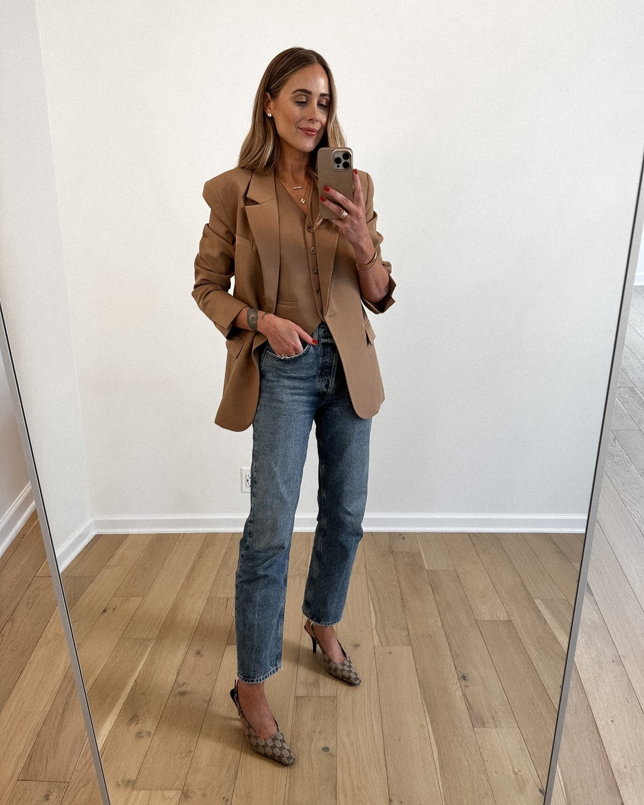 Brown Oversized Blazer with Button-Up Shirt and Printed Heels Brown Oversized Blazer with Button-Up Shirt and Printed Heels — Chic Brown Blazer Outfit