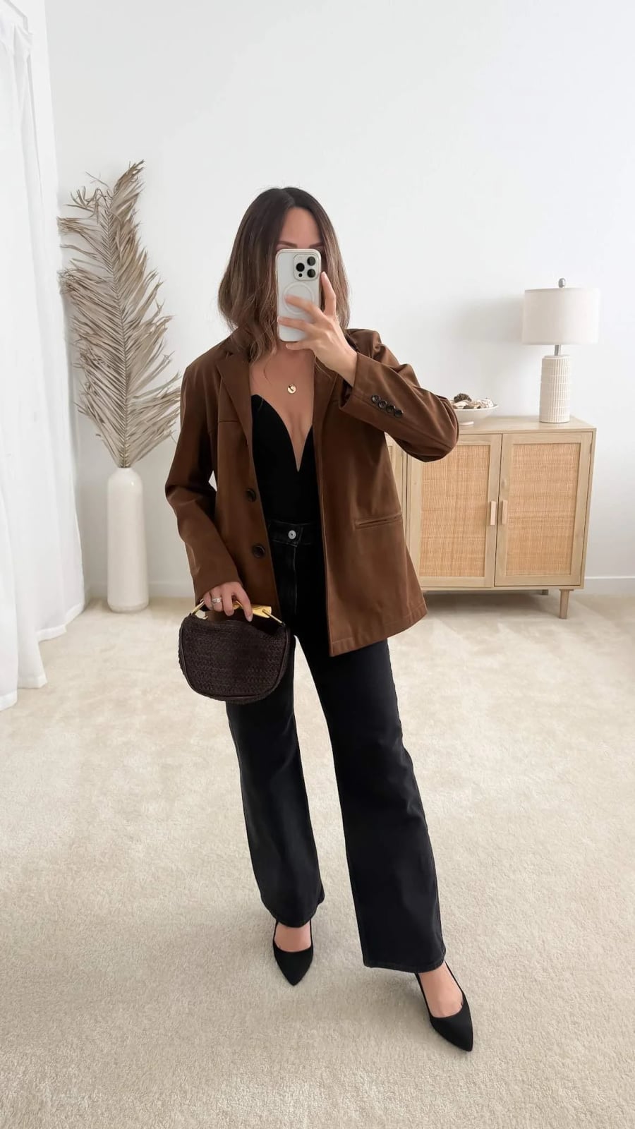 Brown Suede Blazer with Black Top and Wide-Leg Jeans Brown Suede Blazer with Black Top and Wide-Leg Jeans — Chic Brown Blazer Outfit