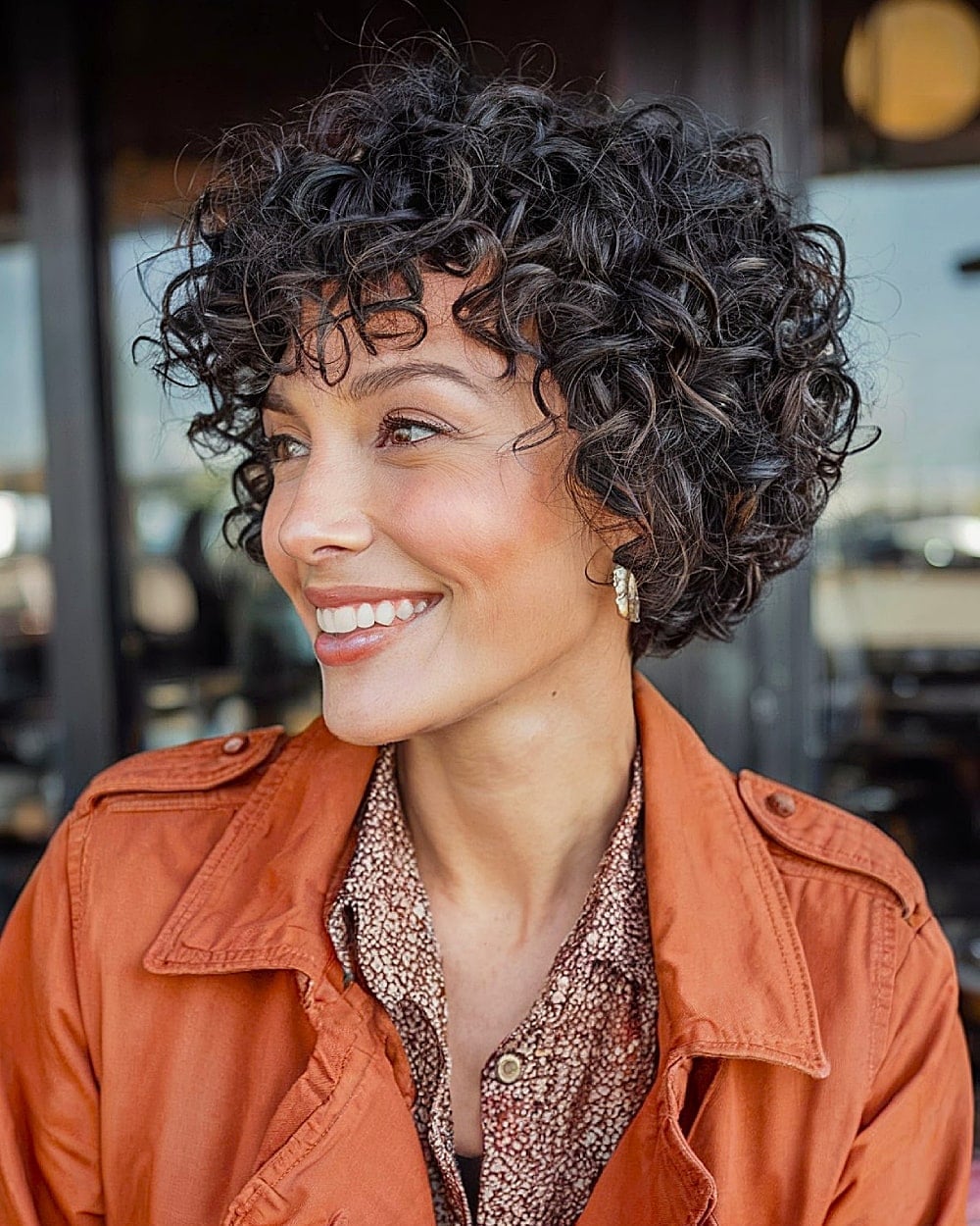 Ear To Chin Stacked Bob With Highlights Ear To Chin Stacked Bob With Highlights — Classy 3b Hair