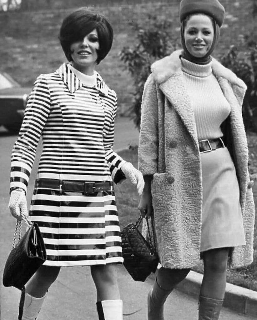 Black and White Striped Mini Dress with White Boots Black and White Striped Mini Dress with White Boots — Classy 60s Outfits