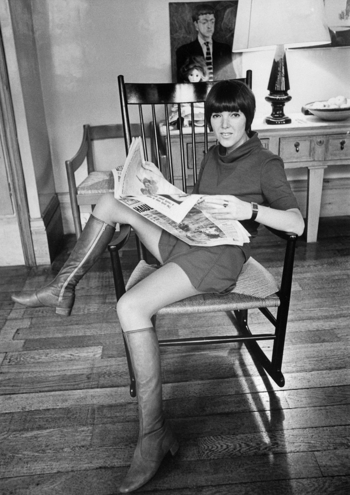 Red Mini Dress with Turtleneck and Brown Boots Red Mini Dress with Turtleneck and Brown Boots — Classy 60s Outfits