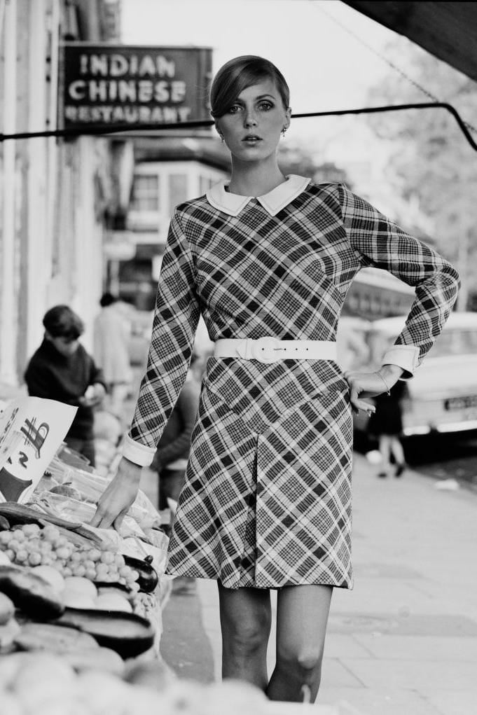 Black and White Plaid A-line Shift Dress With Heeled Sandals Black and White Plaid A-line Shift Dress With Heeled Sandals — Classy 60s Outfits