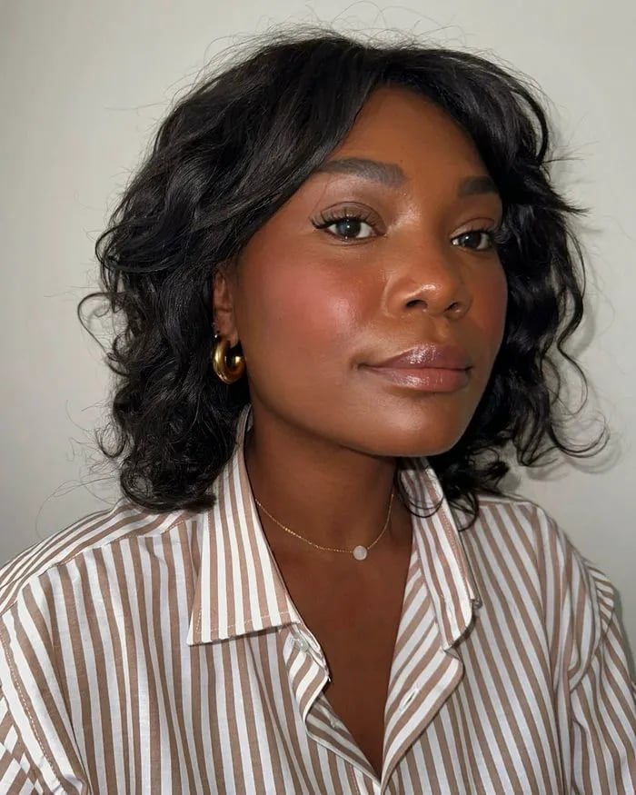 Collarbone Bob With Curtain Bangs Collarbone Bob With Curtain Bangs — Classy A-Line Bob