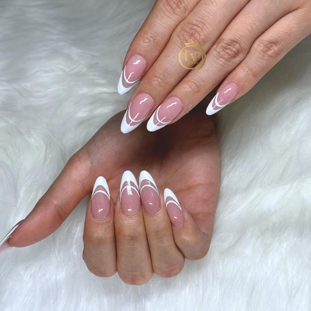 Nude Thin White Line French Almond, миндаль Nude Thin White Line French Almond, миндаль — Classy Almond French Tip Nails