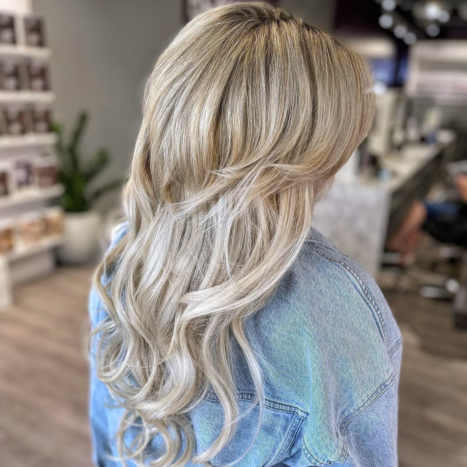 Mid-Back Ash Blonde Balayage With Loose Waves Mid-Back Ash Blonde Balayage With Loose Waves — Classy Ash Blonde