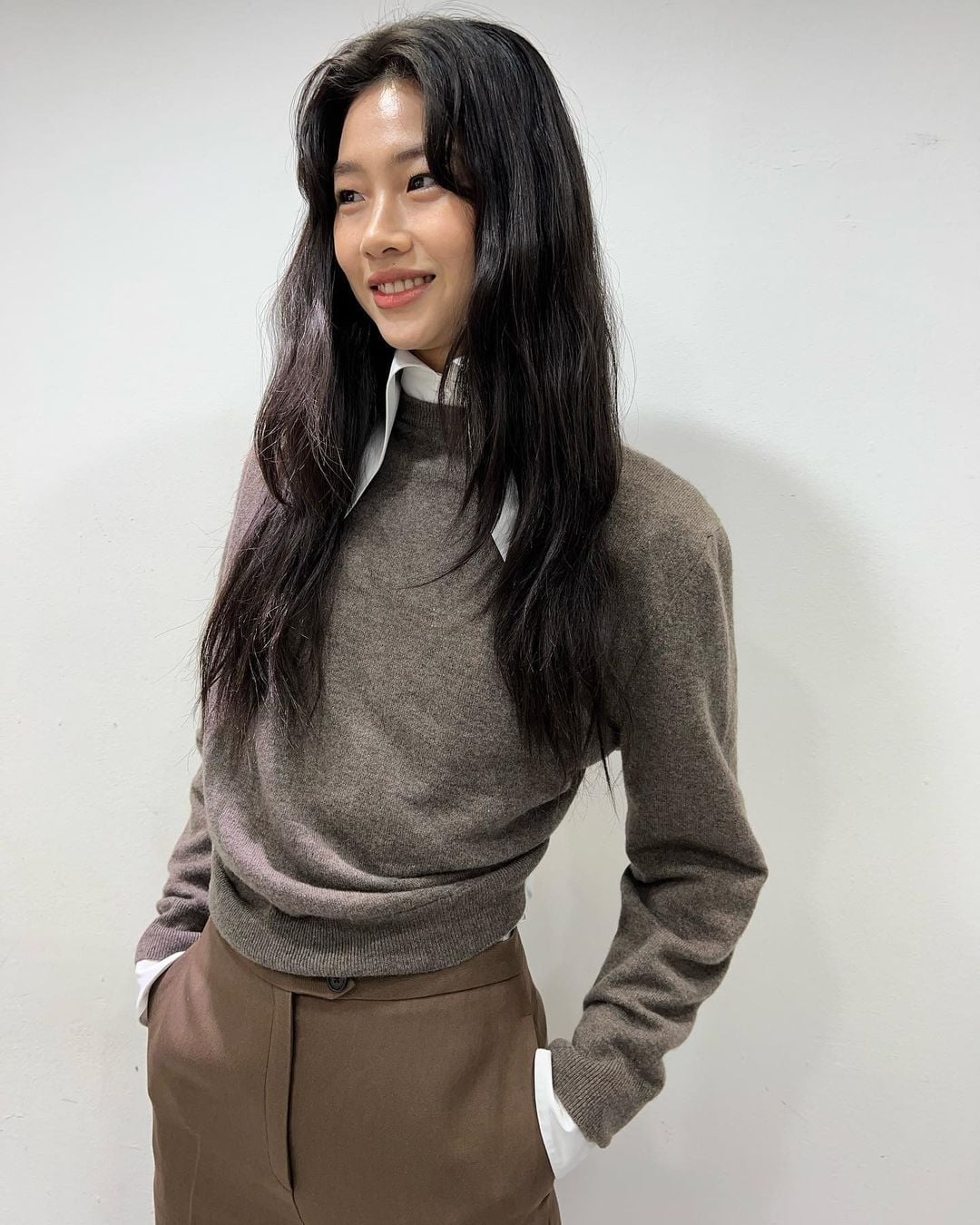Mid-Back Wavy Hair With Side Part — Classy Asian Hairstyles