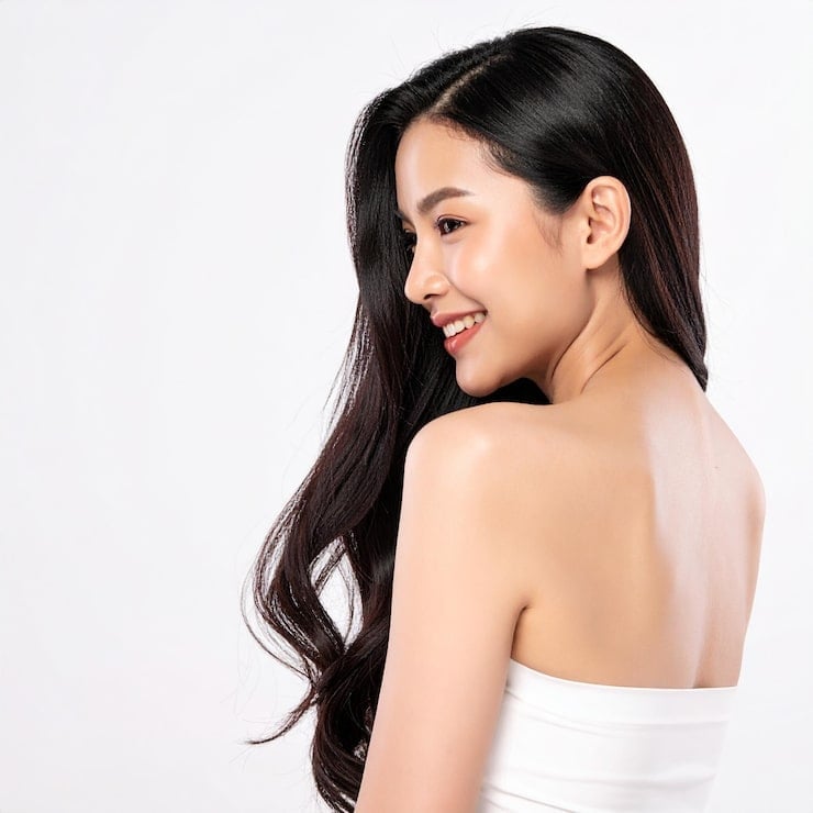 Mid-Back Black Hair With Loose Waves — Classy Asian Hairstyles