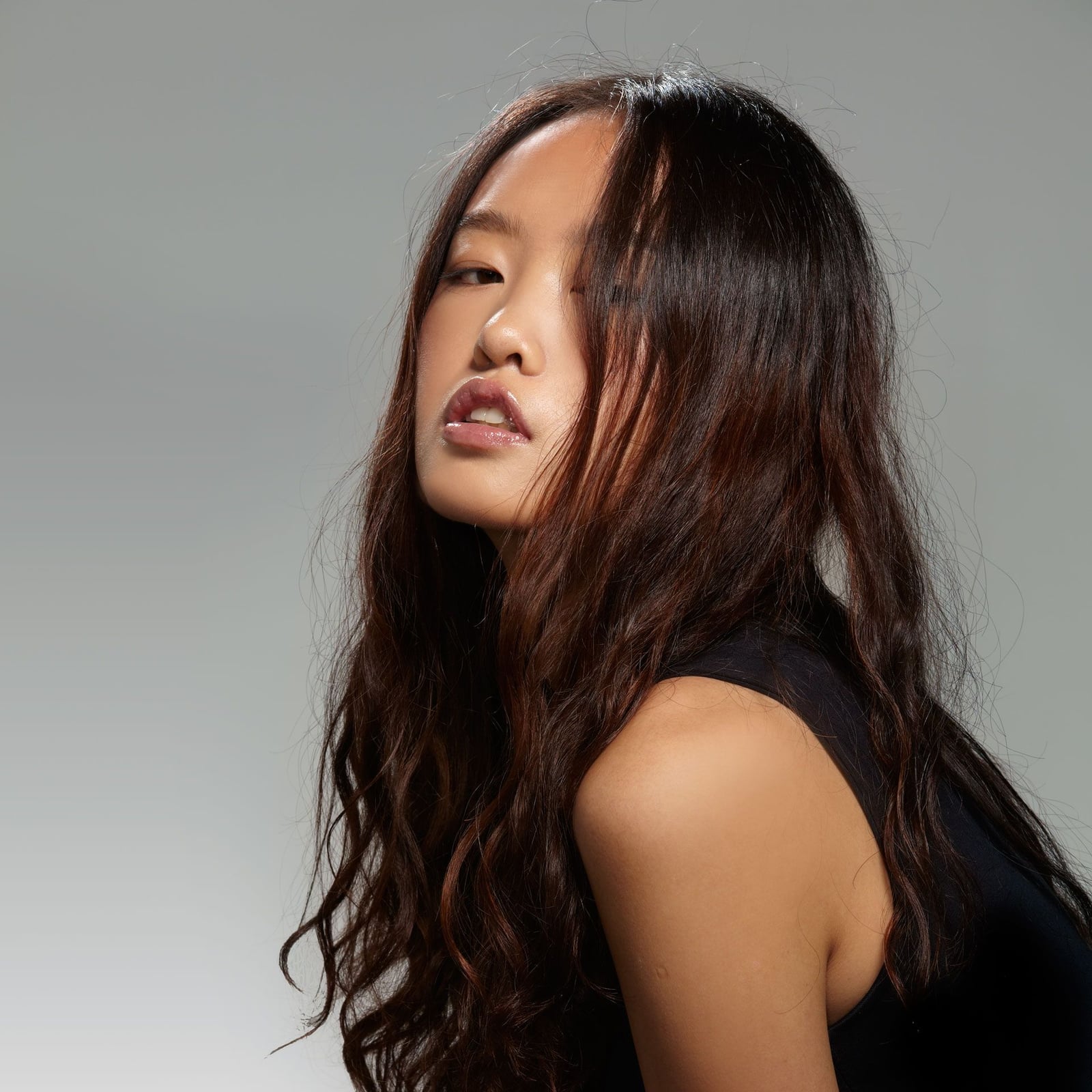 Mid-Back Wavy Hair With Auburn Undertones — Classy Asian Hairstyles