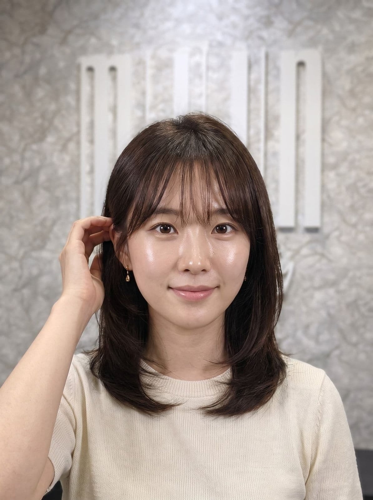 Collarbone Hush Cut With Subtle Layers — Classy Asian Hairstyles