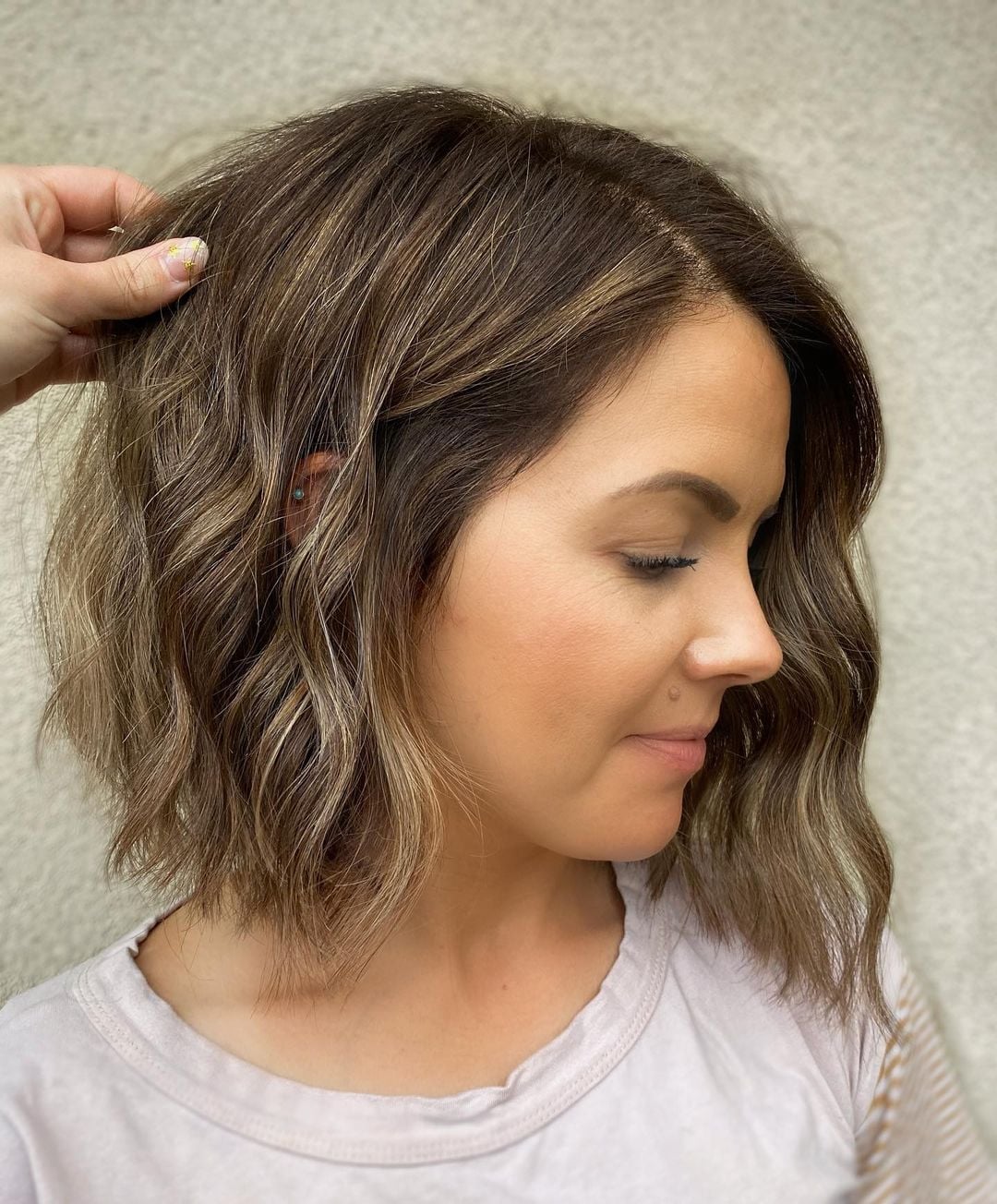 Chin Bob Dramatic Side-Swept Bangs Chin Bob Dramatic Side-Swept Bangs — Classy Asymmetrical Bob