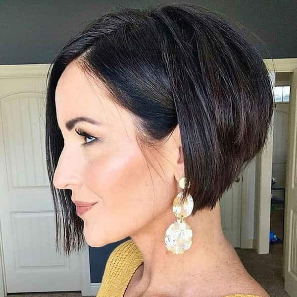 Chin Asymmetrical Bob Ash Blonde Chin Asymmetrical Bob Ash Blonde — Classy Asymmetrical Bob