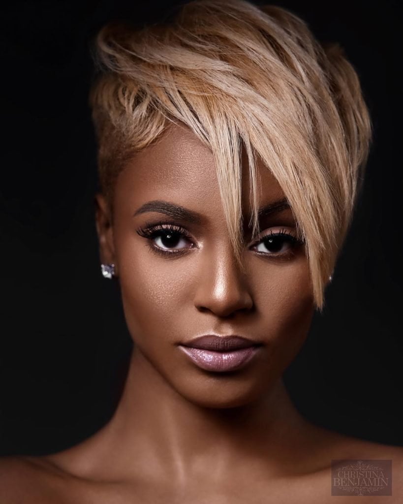 Messy Blonde Pixie With Side Fringe Messy Blonde Pixie With Side Fringe — Classy Asymmetrical Pixie