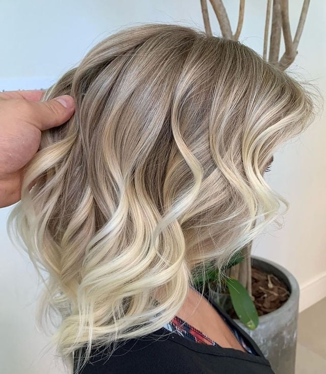 Chin Bob With Subtle Blonde Balayage Layers — Classy Balayage Bob