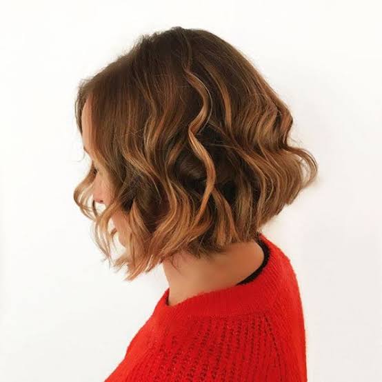 Chin Bob With Blunt Ends And Blonde Highlights — Classy Balayage Bob