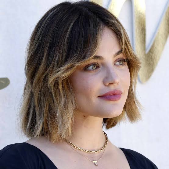 Collarbone Bob With Side Part Curtain Bangs — Classy Balayage Bob