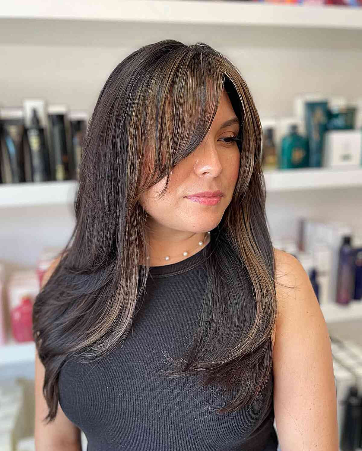 Mid-Back Waves With Side-Swept Bangs — Classy Bangs for Round Face