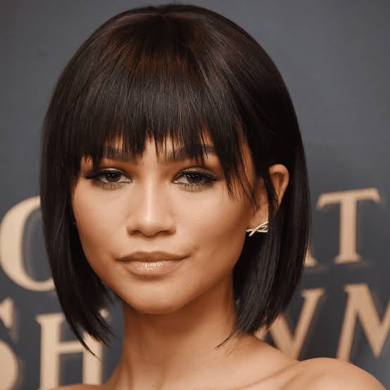 Chin Length Blunt Bob With Blunt Bangs, Dark Brown — Classy Bangs for Round Face