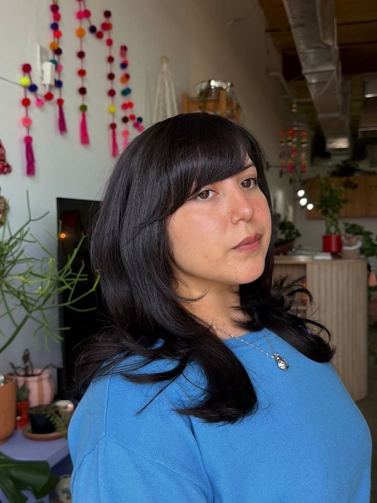 Collarbone Waves With Side-Swept Bangs — Classy Bangs for Round Face