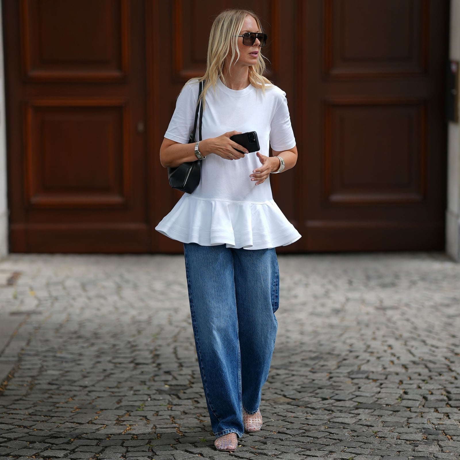 Peplum Top With Medium Blue Barrel Jeans — Classy Barrel Jeans Outfits