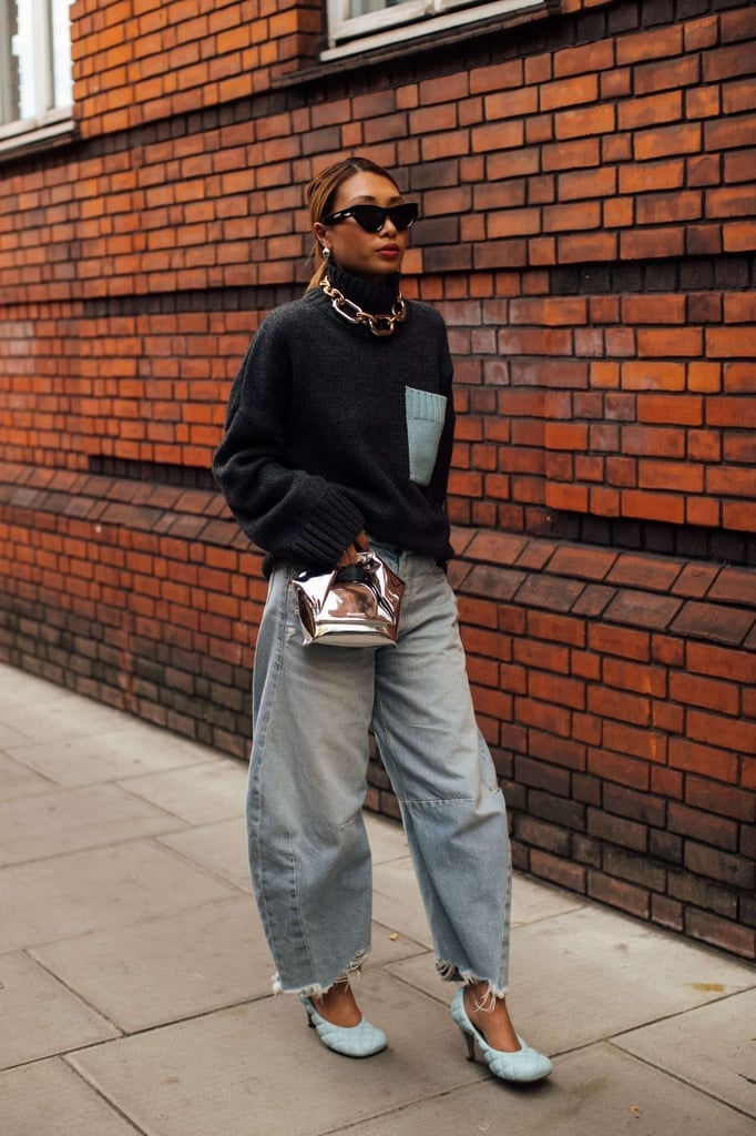 Turtleneck With Light Wash Barrel Jeans — Classy Barrel Jeans Outfits