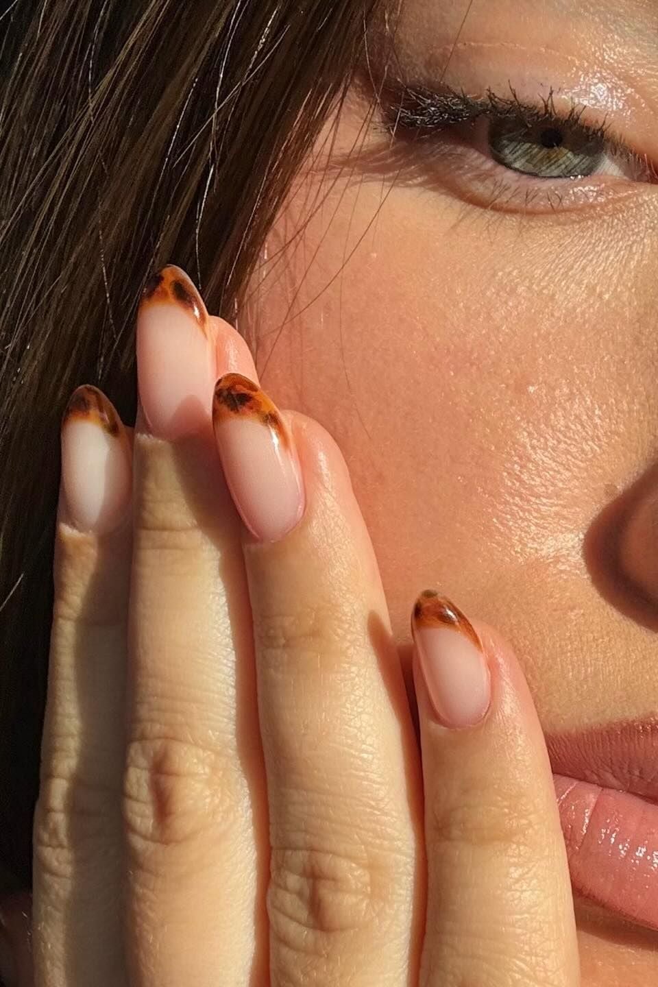 Medium Almond Nude Tortoiseshell French Medium Almond Nude Tortoiseshell French — Classy Basic Nails