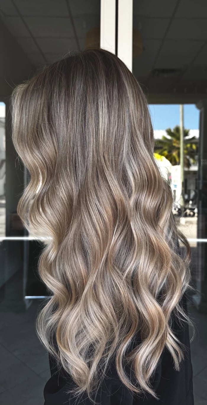 Mushroom Beige Blonde With Ribbon Highlights Mushroom Beige Blonde With Ribbon Highlights — Classy Beige Highlights