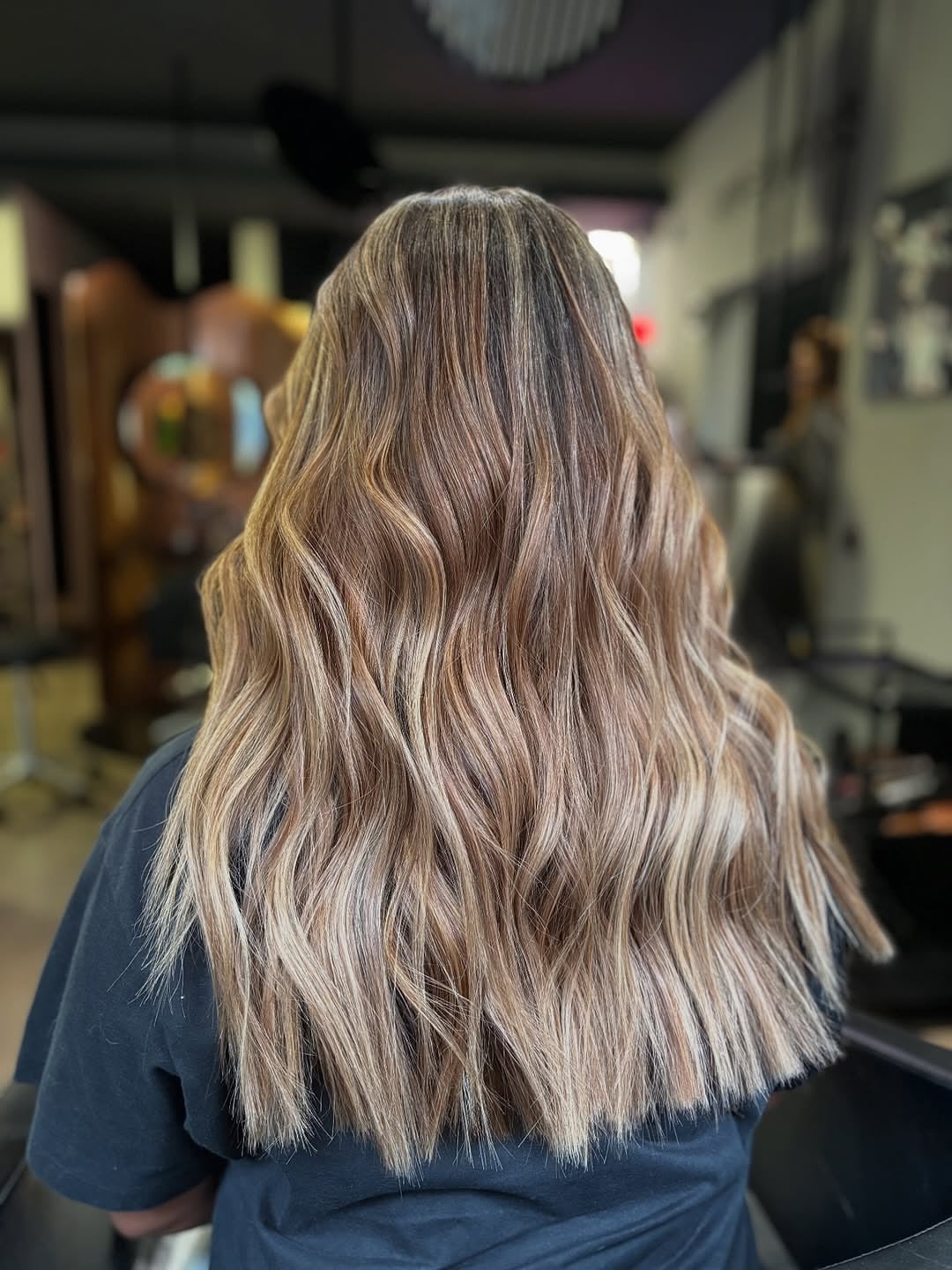 Mid-Back Light Brown With Beige Highlights Mid-Back Light Brown With Beige Highlights — Classy Beige Highlights