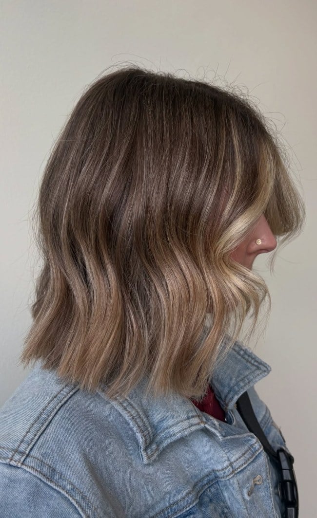 Chin Length Bob With Face-Framing Highlights Chin Length Bob With Face-Framing Highlights — Classy Beige Highlights