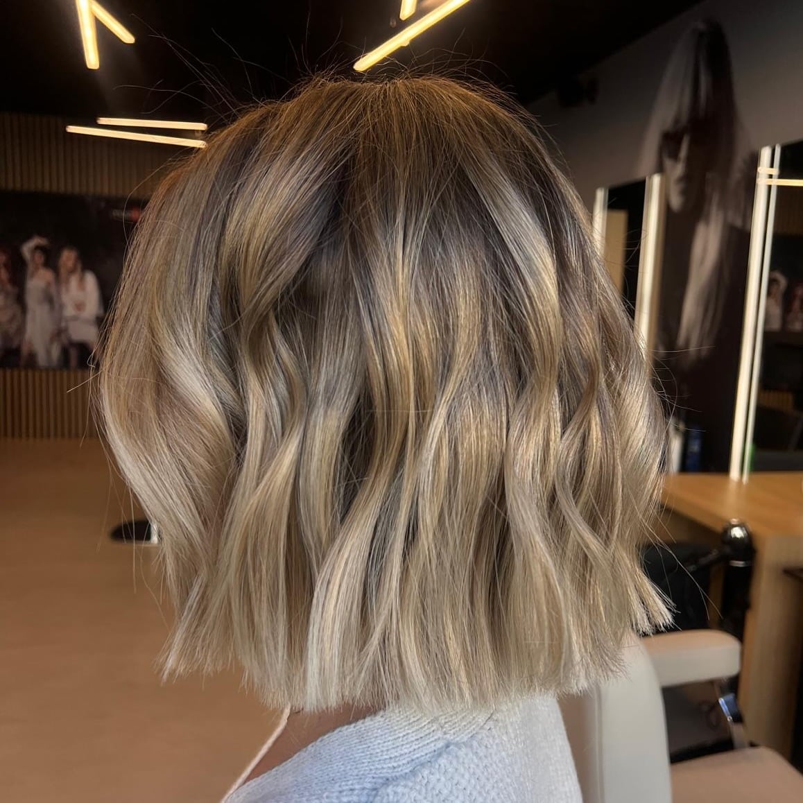 Chin Length Bob With Subtle Beige Highlights, Middle Chin Length Bob With Subtle Beige Highlights, Middle — Classy Beige Highlights