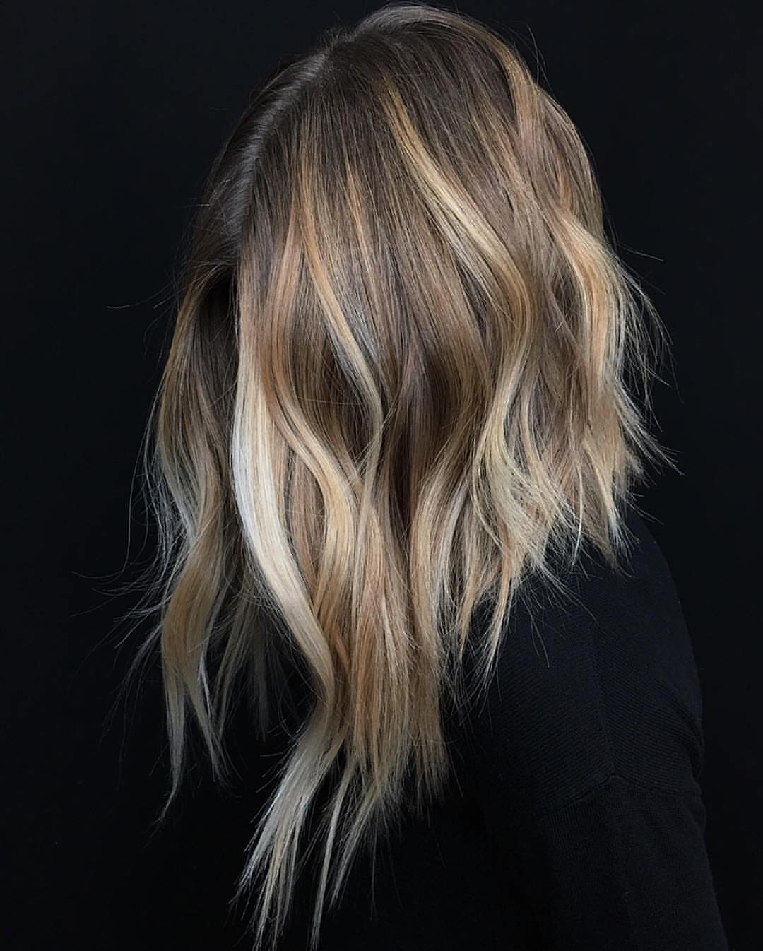 Textured Lob With Scattered Beige Highlights Textured Lob With Scattered Beige Highlights — Classy Beige Highlights