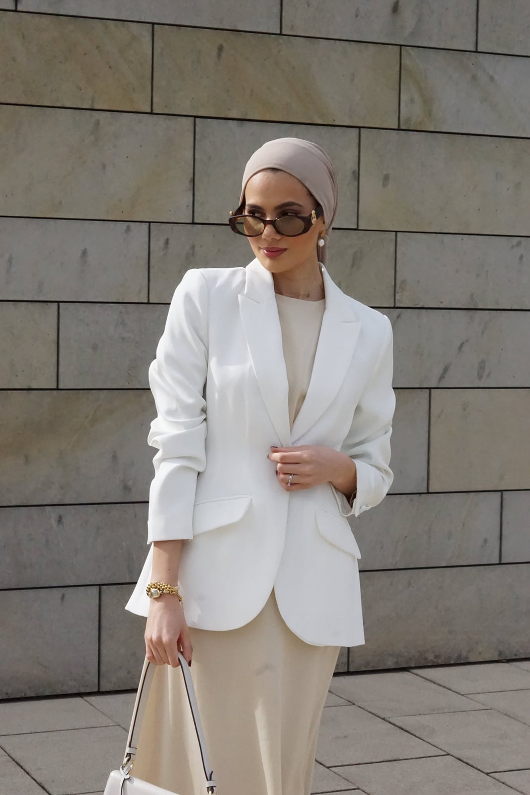 Beige Dress with White Blazer for Business Casual — Classy Beige Outfits