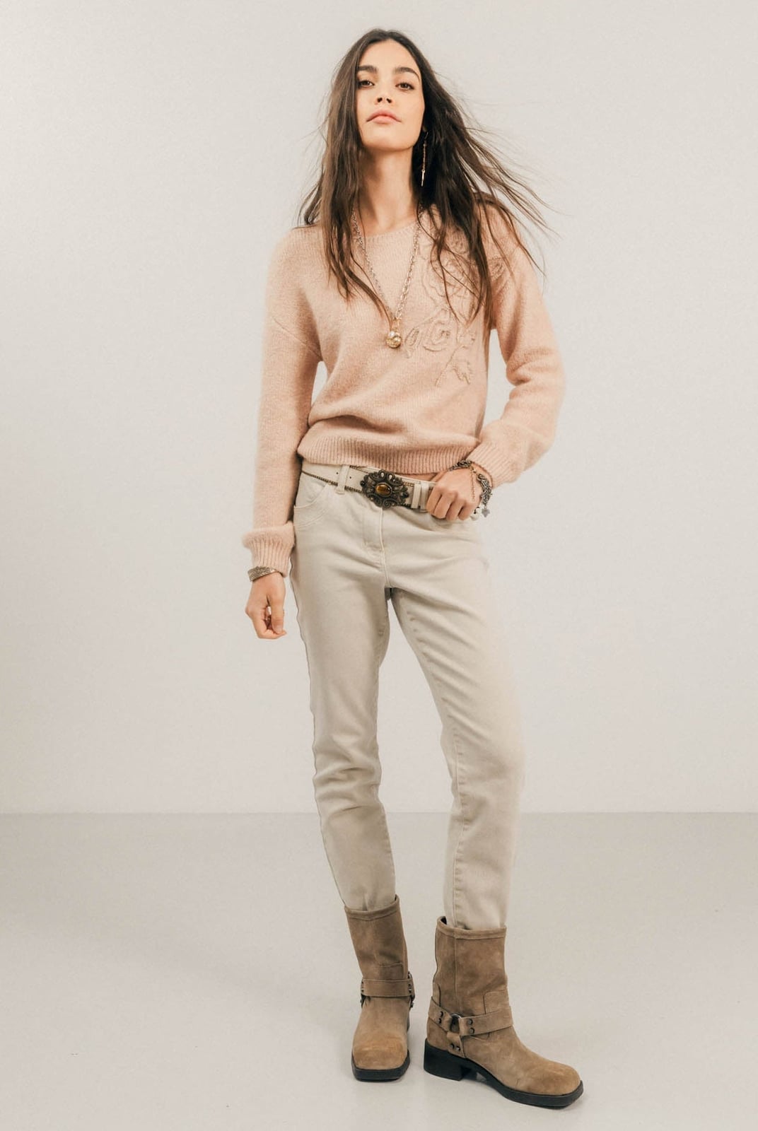 Slim-fit Beige Trousers with Embellished Sweater, Close-Up Take — Classy Beige Pants Outfits