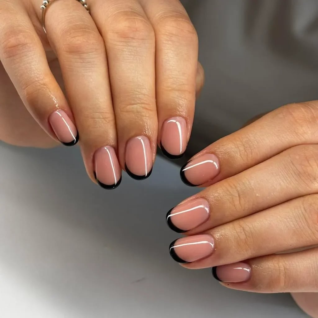 Short Oval With Black Tip And White Line Short Oval With Black Tip And White Line — Classy Black French Tip Nails