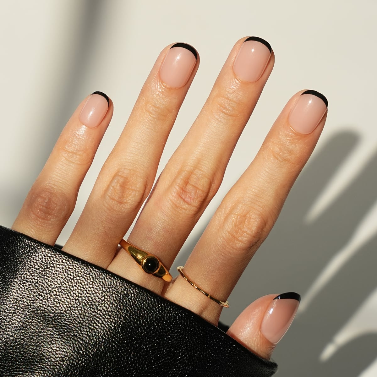 Short Square Nails With Classic Black French Tips Short Square Nails With Classic Black French Tips — Classy Black French Tip Nails