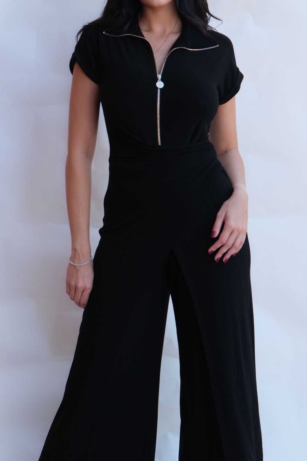 Zip-Front Jumpsuit with Wide Legs for Casual Occasions Zip-Front Jumpsuit with Wide Legs for Casual Occasions — Classy Black Jumpsuit Outfit