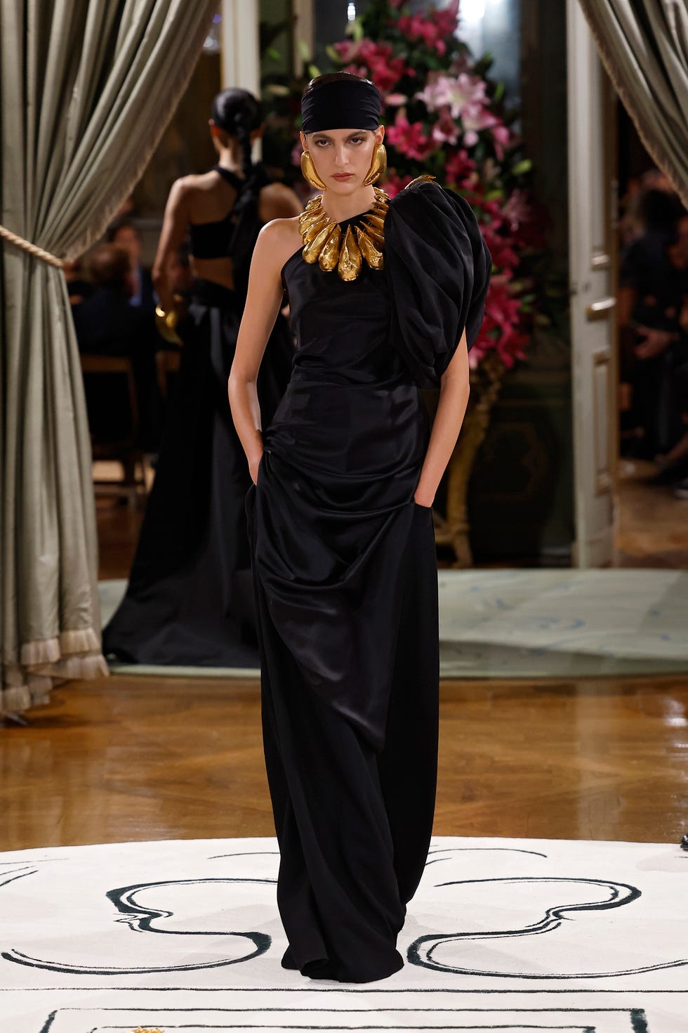 Black Satin One-Shoulder Draped Gown with Statement Necklace Black Satin One-Shoulder Draped Gown with Statement Necklace — Classy Black Tie Outfits