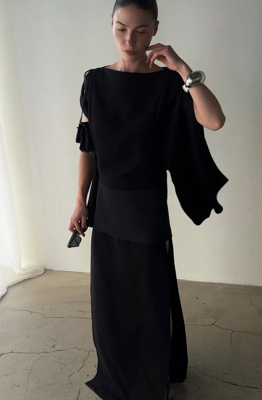 Monochromatic Black Outfit with Wide-Leg Trousers and Draped Top Monochromatic Black Outfit with Wide-Leg Trousers and Draped Top — Classy Black Tie Outfits
