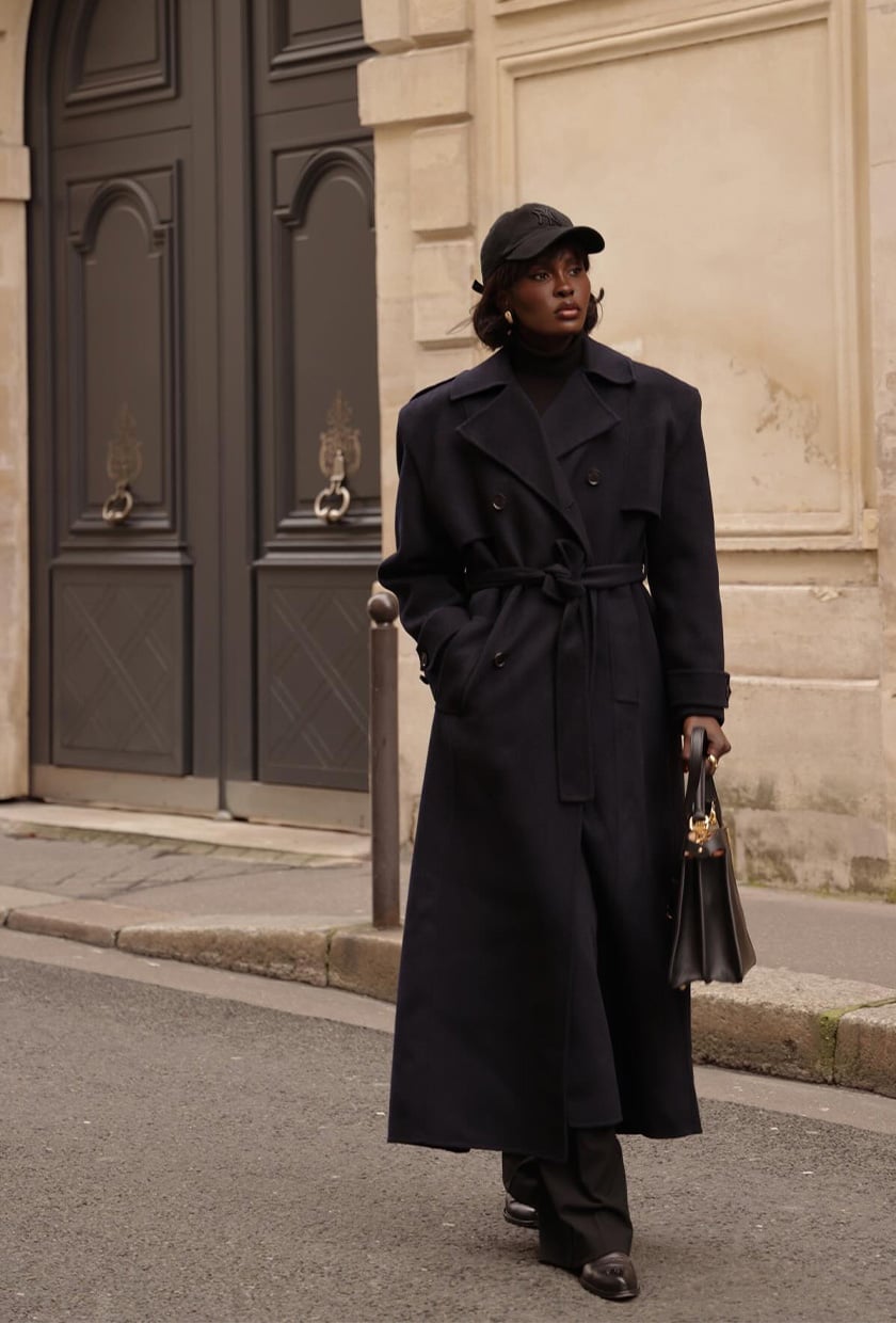 Monochromatic Black With Oversized Trench Coat — Classy Black Trench Coat Outfit