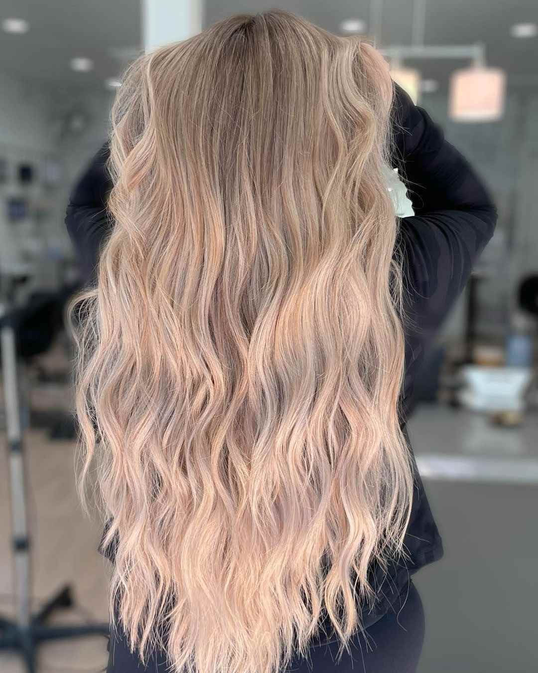 Blonde Highlights On Collarbone Length Layers Blonde Highlights On Collarbone Length Layers — Classy Blonde Highlights