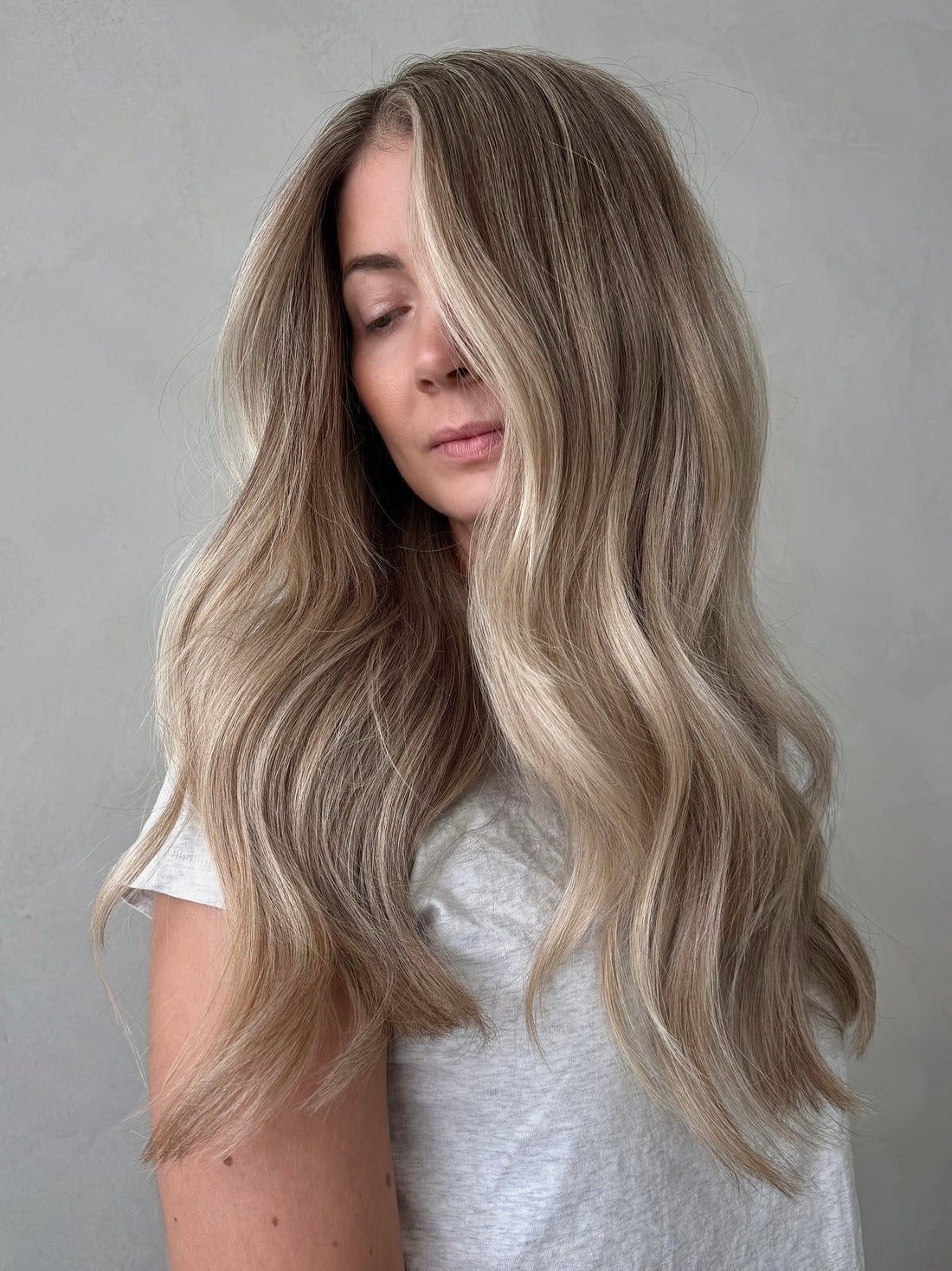 Champagne Blonde With Face-Framing Layers Champagne Blonde With Face-Framing Layers — Classy Blonde Highlights