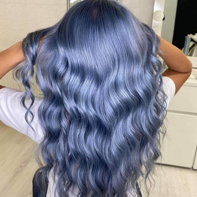 Mid-Back Wavy Hair Blue Highlights On Light Base — Classy Blue Highlights