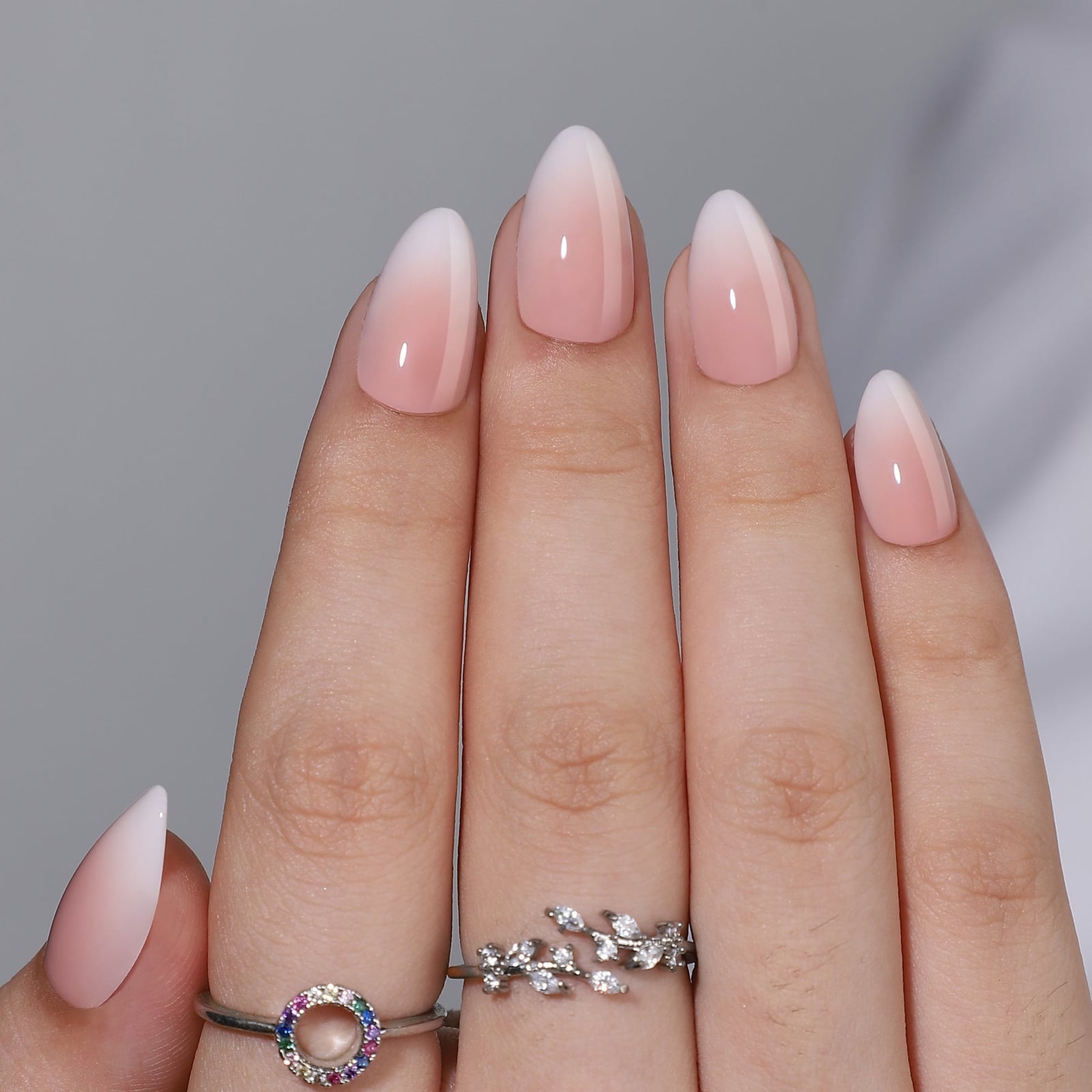 Short Almond Peachy Pink to White Gradient With короткий миндаль Short Almond Peachy Pink to White Gradient With короткий миндаль — Classy Blush Nails