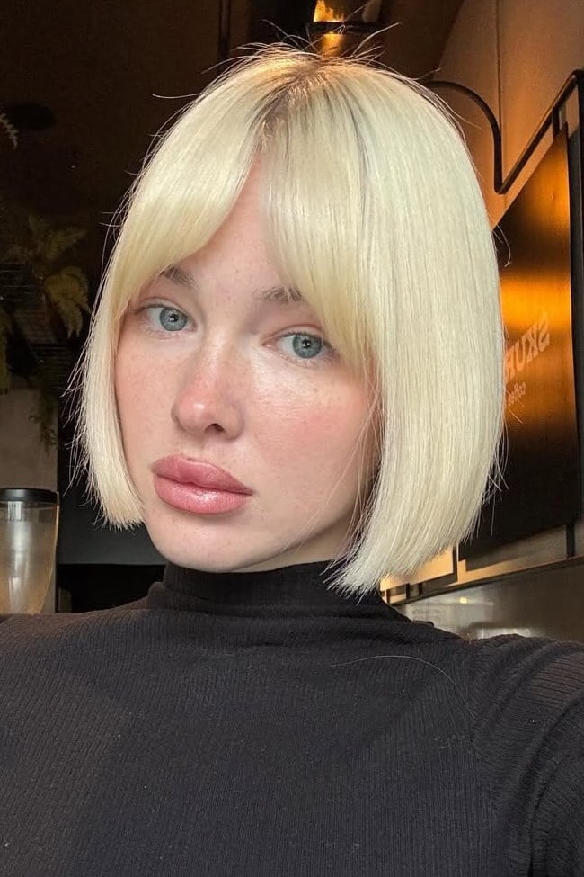 Creamy Platinum Blonde Blunt Bob Full Fringe Creamy Platinum Blonde Blunt Bob Full Fringe — Classy Bob for Fine Hair