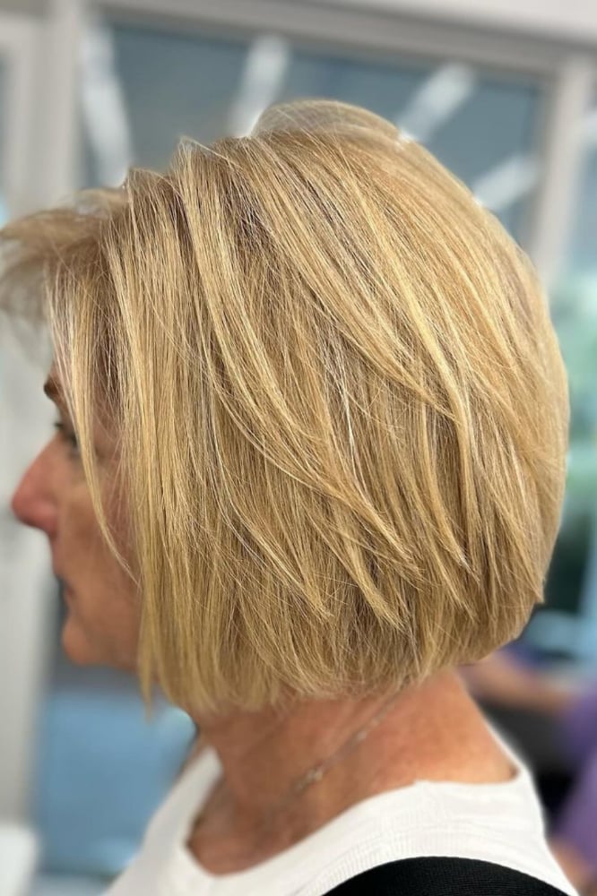 Layered Honey Blonde Bob With Face-Framing Layers Layered Honey Blonde Bob With Face-Framing Layers — Classy Bob Haircuts