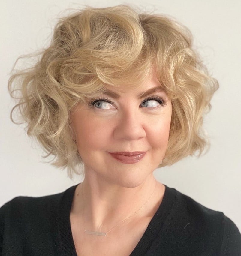Blonde Bob With Voluminous Curls and Curtain Bangs — Classy Bob with Curls