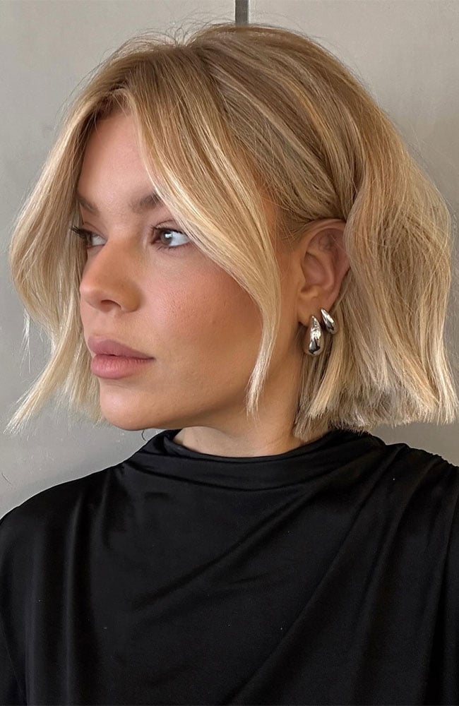 Blunt Chin Length Bob With Straight Blowout Blunt Chin Length Bob With Straight Blowout — Classy Bob with Curtain Bangs