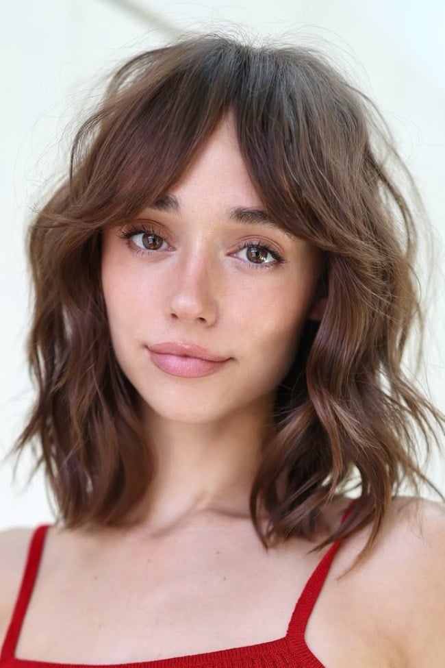 Collarbone Bob With Wavy Blowout Collarbone Bob With Wavy Blowout — Classy Bob with Curtain Bangs