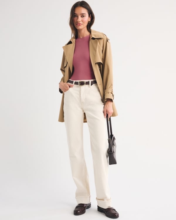 Pink Crew Neck Bodysuit Under Beige Trench Coat with Cream Trousers Pink Crew Neck Bodysuit Under Beige Trench Coat with Cream Trousers — Classy Bodysuit Outfits