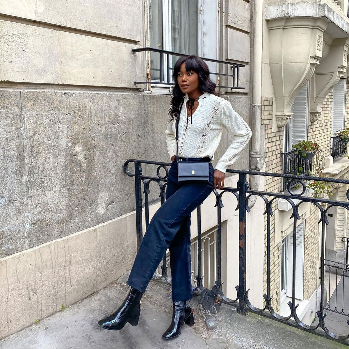 Dark Blue Straight Leg Jeans with White Sweater Dark Blue Straight Leg Jeans with White Sweater — Classy Boots Outfit Jeans