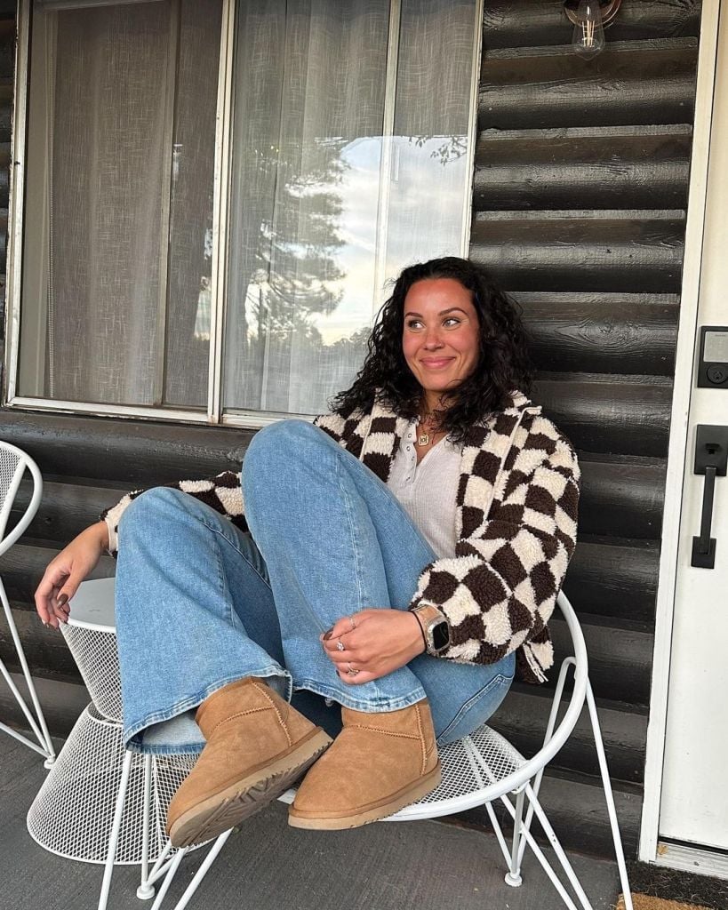 Light Wash Wide Leg Jeans with Checkered Fleece Jacket Light Wash Wide Leg Jeans with Checkered Fleece Jacket — Classy Boots Outfit Jeans